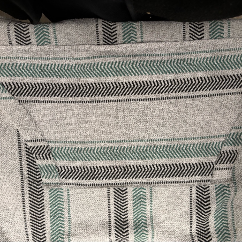 Pendleton Gray Top with Black Chevron Accents - image 5